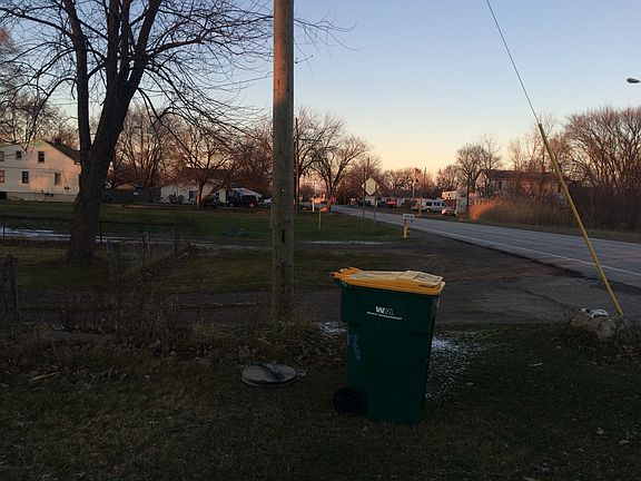 5th image of 35626 W Jefferson Ave