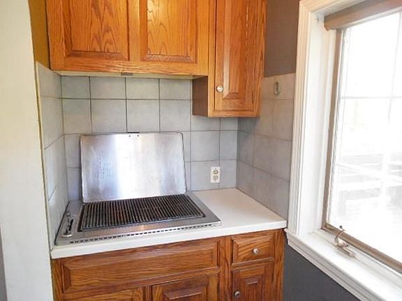 4th image of 198 Pond St