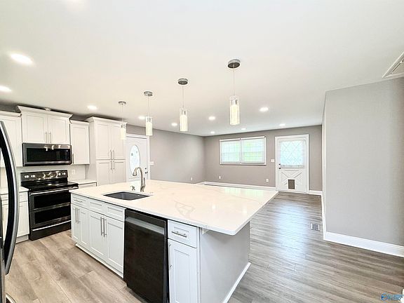 4th image of 3307 Archer Dr SW