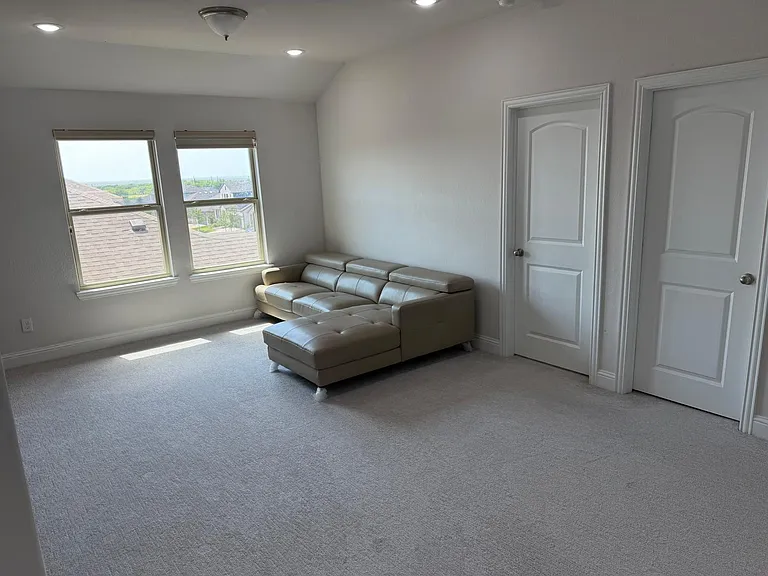 1313 Johnson Dr — Photo 25