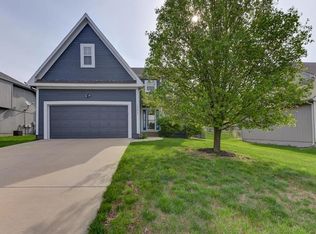 12281 S Crest Dr, Olathe, KS 66061