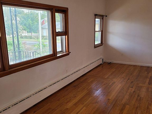 3rd image of 914 Kennedy Blvd APT A