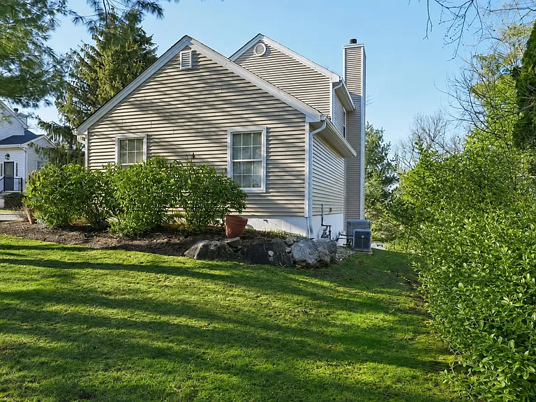 15 Ryan Lane Lincoln Park — Photo 29