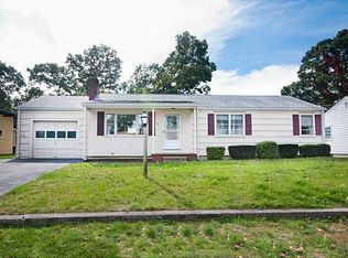 228 Potters Ave, Warwick, RI 02886
