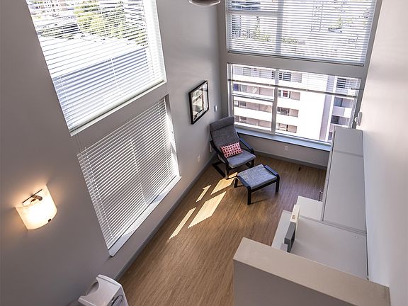 2nd image of 1815 Bellevue Ave Unit 601