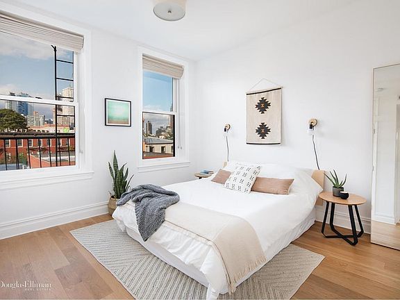 5th image of 77 Douglass St APT 3