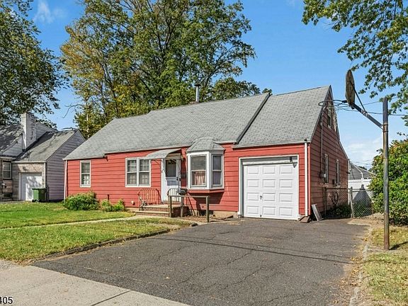 3rd image of 574 Sherman Ave