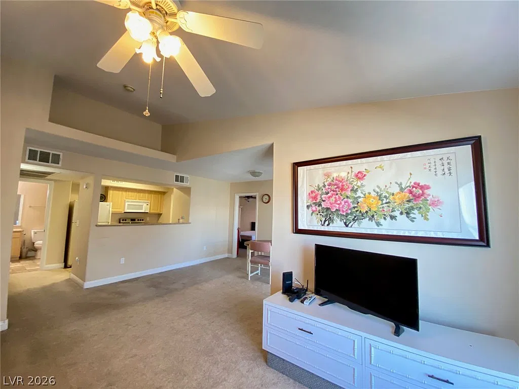 2 bed, 2.0 bath, 1036 sqft, $1,350 — Photo 4
