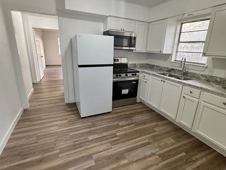 108 E Kirby St — Photo 8