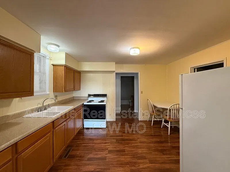 2 bed, 1.0 bath, 996 sqft, $925 — Photo 4