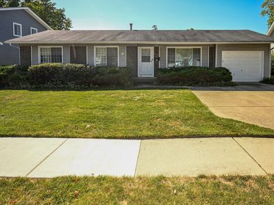 (Undisclosed Address), Elk Grove Village, IL, 60007