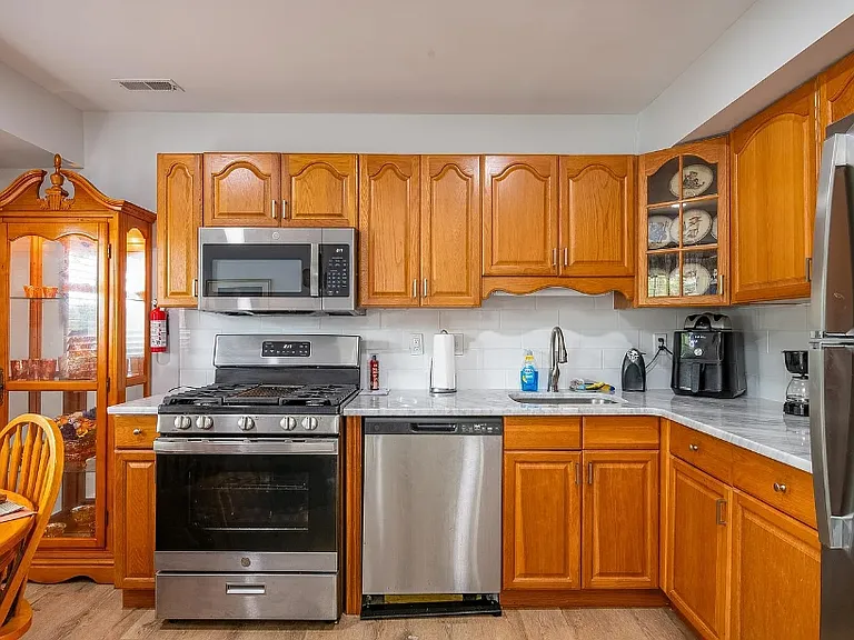 9921 Bustleton Ave #P8 — Photo 2