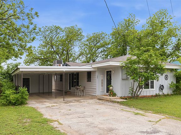 2nd image of 107 Lucas Dr