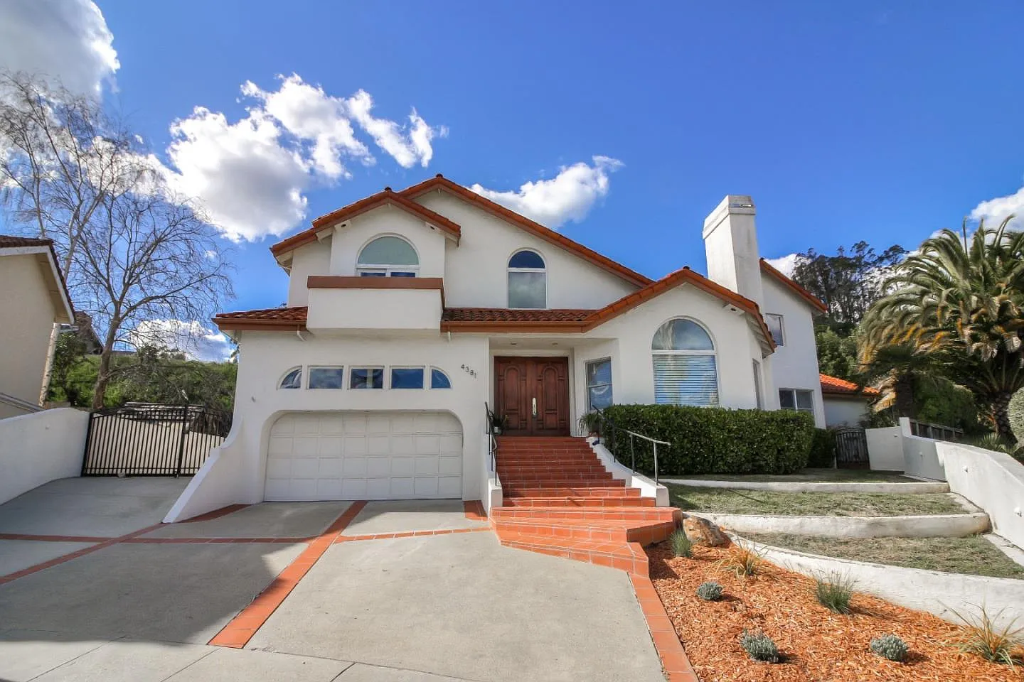 4381 Lucy Way photo 1