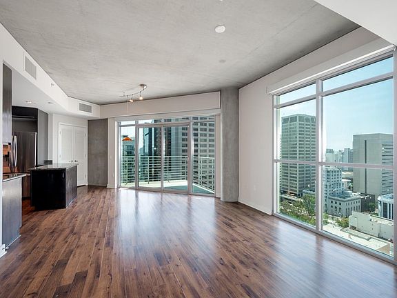 4th image of 801 Ash St Unit 1501