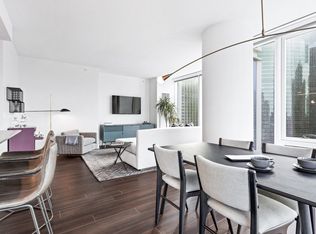 322 N Orleans St #704, Chicago, IL 60654