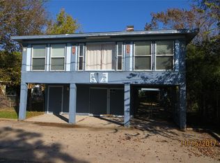 110 S Y St, La Porte, TX 77571