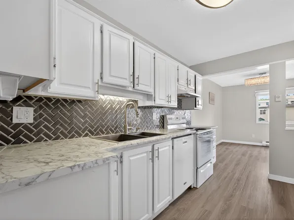 1610 Gordon Dr Unit 101, Kelowna, BC V1Y 3G9