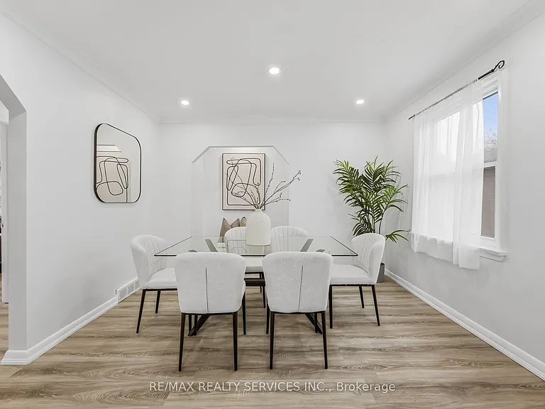 6 Bonnyview Dr #UPPER — Photo 10