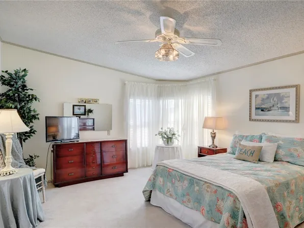 1200 Calusa Dr, Barefoot Bay, FL 32976