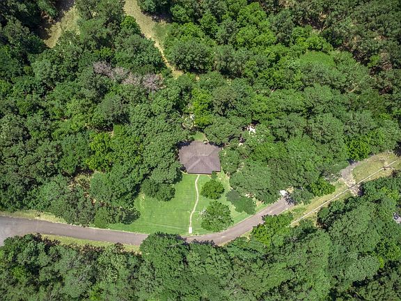 3rd image of 17011 Wagon Wheel Rd