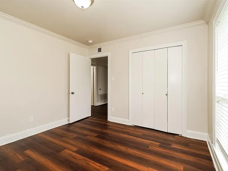 4204 Ireland Dr — Photo 19