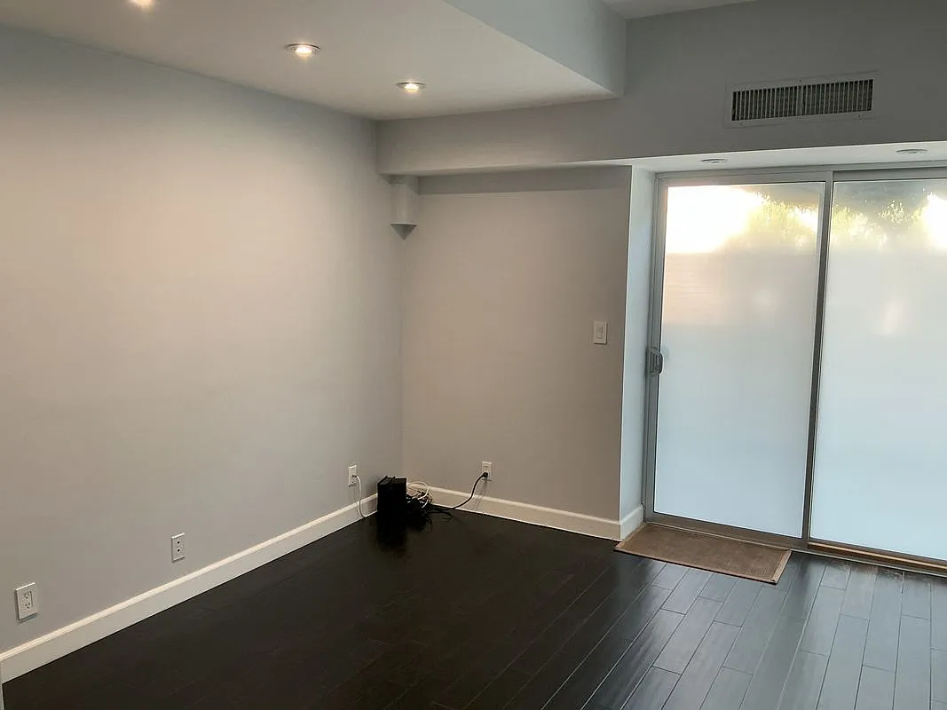 2 bed, 2.0 bath, 1125 sqft, $6,000 — Photo 2