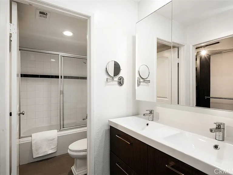 28 Corniche Dr #G — Photo 17