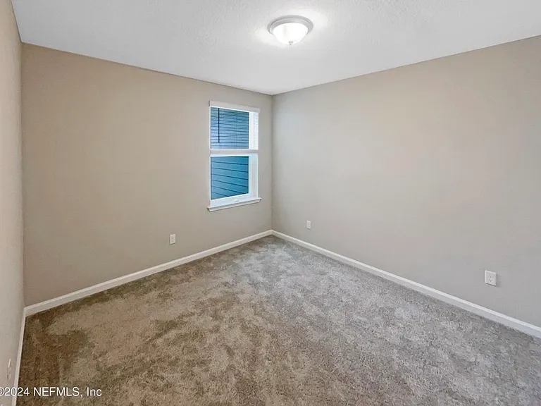 11231 Minnetta Ct — Photo 4