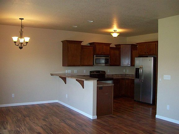 4th image of 1817 Sara Ct