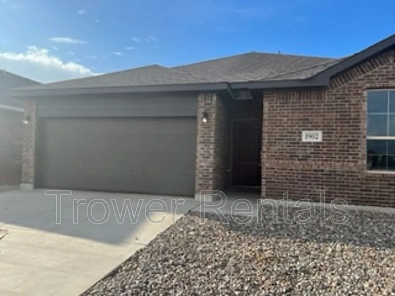 3 bed, 2.0 bath, 1457 sqft, $2,300 — Photo 2