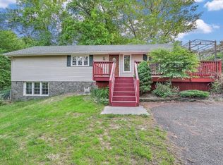 371 Schoolhouse Rd, Monroe Township, NJ 08831