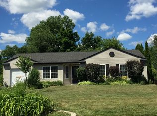 4009 Hale Ln, Island Lake, IL 60042