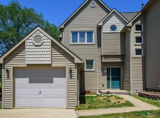 460 Village Oaks Ct, Ann Arbor, MI 48103