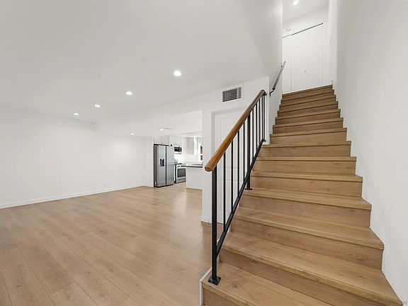 4th image of 9250 Sunland Blvd APT 34