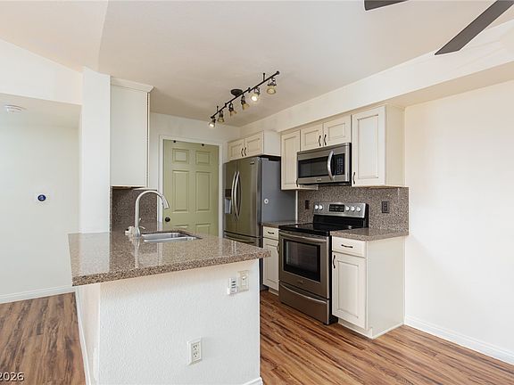 4th image of 231 W Horizon Ridge Pkwy APT 328