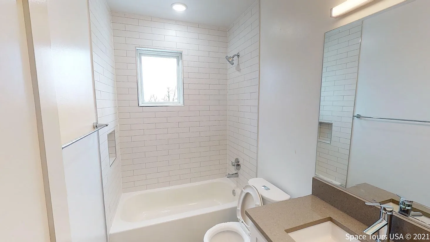 3 bed, 1272 sqft, $3,200 — Photo 3