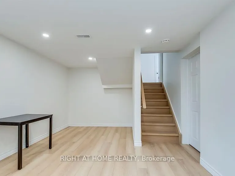 49 Rayne Ave — Photo 19