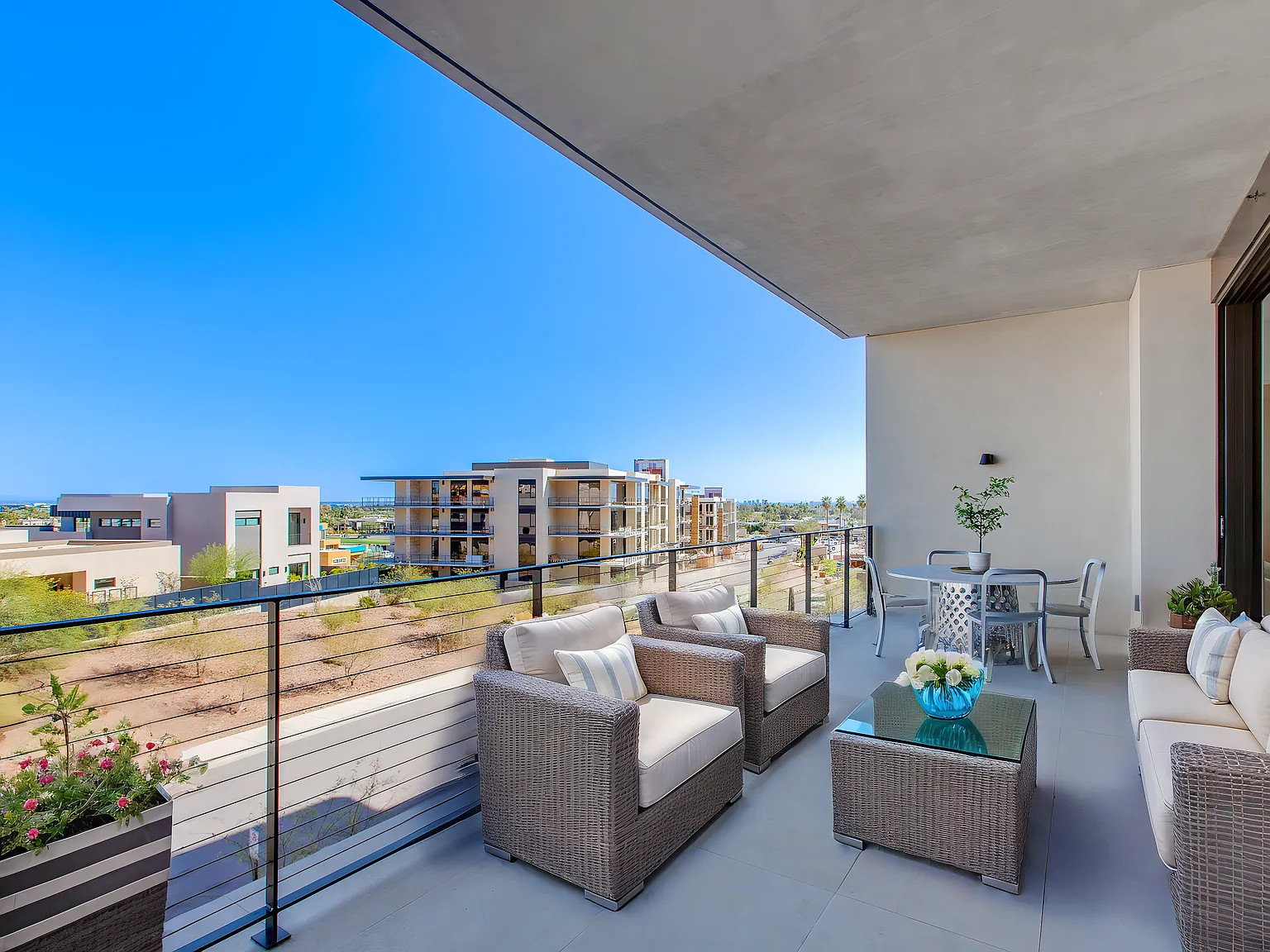 3 bed, 2710 sqft, $15,000 — Photo 1