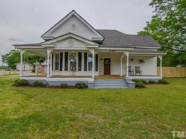 242 W Academy St, Wendell, NC 27591