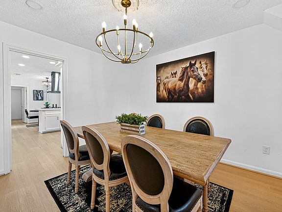 4th image of 15202 La Mancha Dr