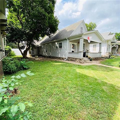 2nd image of 823 W 40th St