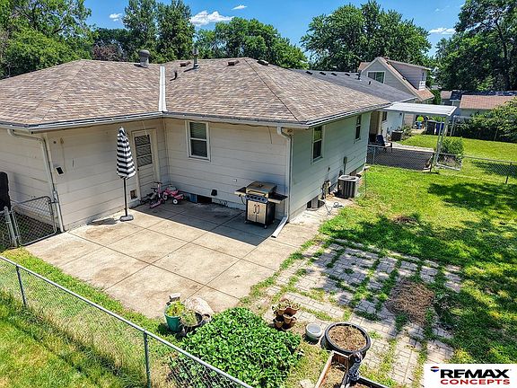 2nd image of 1905 Fairfield St