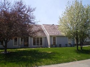 1354 S Winterbrooke Dr, Olathe, KS 66062