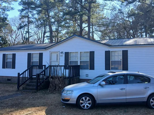 500 Greenwood Boulevard, Princeville, NC 27886