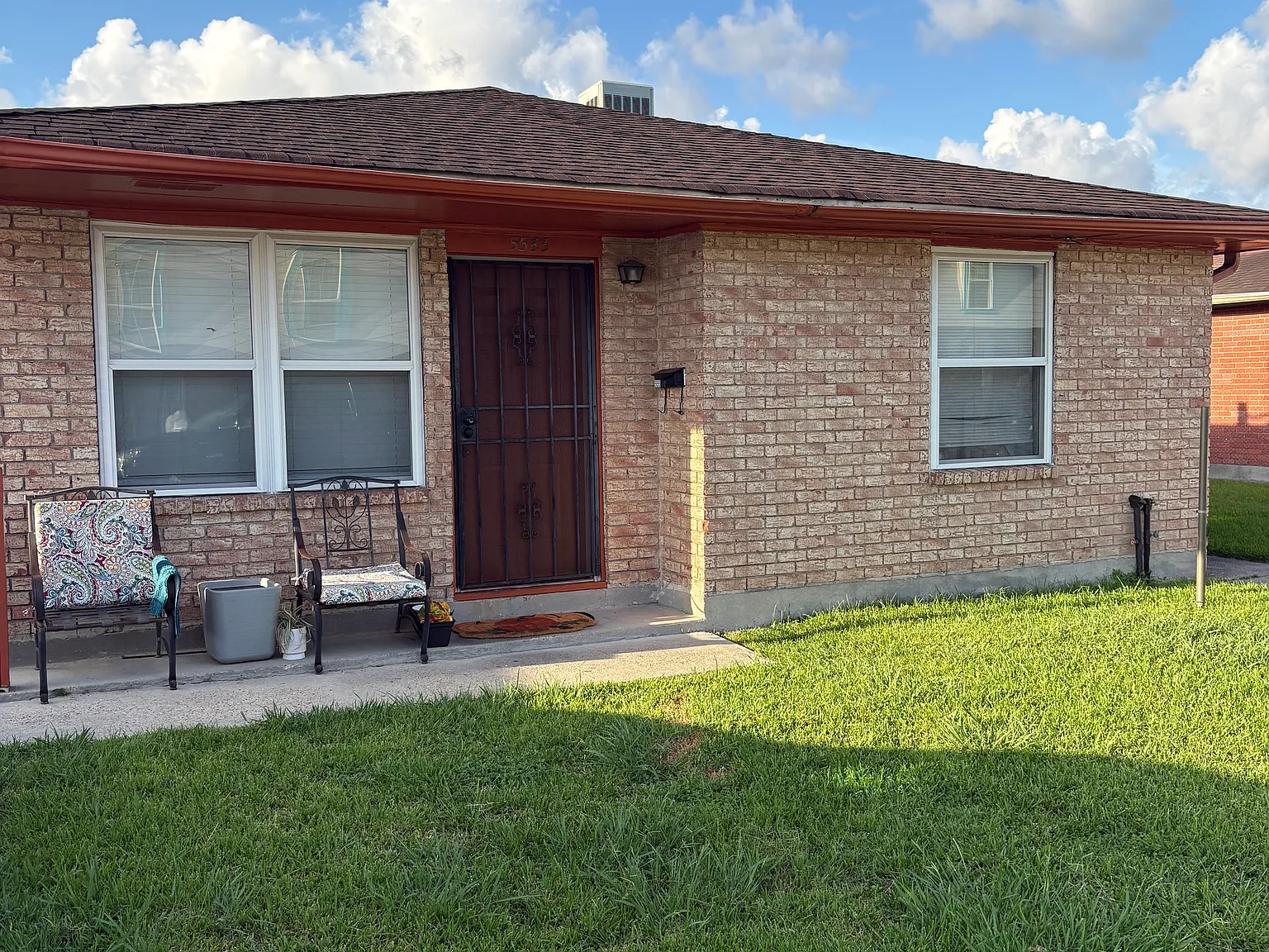 2 bed, 1100 sqft, $1,200 — Photo 2
