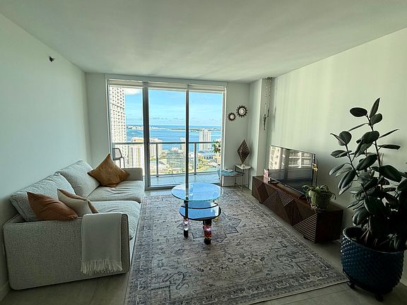 2nd image of 500 Brickell Ave APT 3900