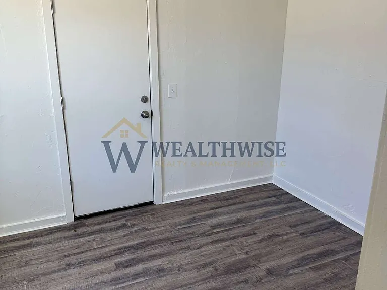 19 W Michigan Dr #A — Photo 11