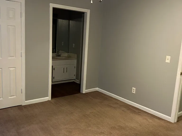 5183 Ridge Forest Dr — Photo 11