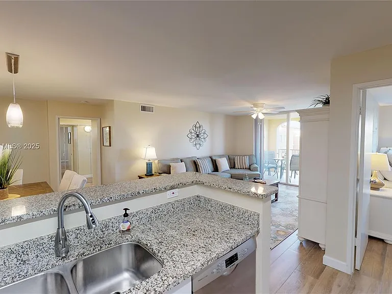 19701 E Country Club Dr #5606 — Photo 11